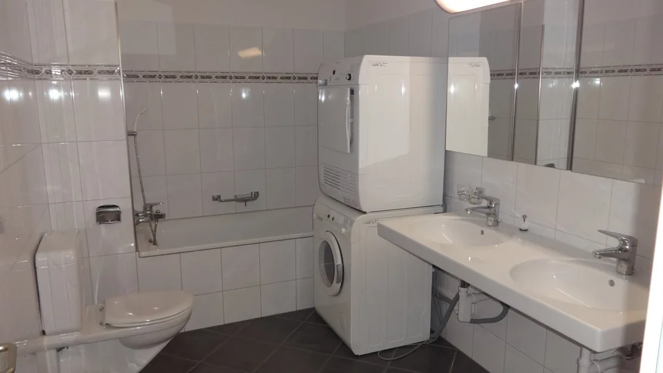 Schöne 4.5-Zimmerwohnung mit Gartensitzplatz im Herzen von Lieli – Foto 7 von 8