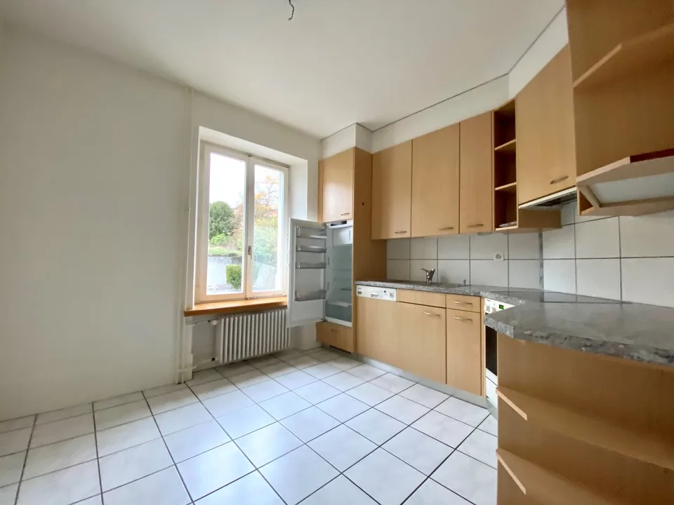 Ampio appartamento di 3 camere di circa 85m2 con ampio balcone – foto 7 di 9