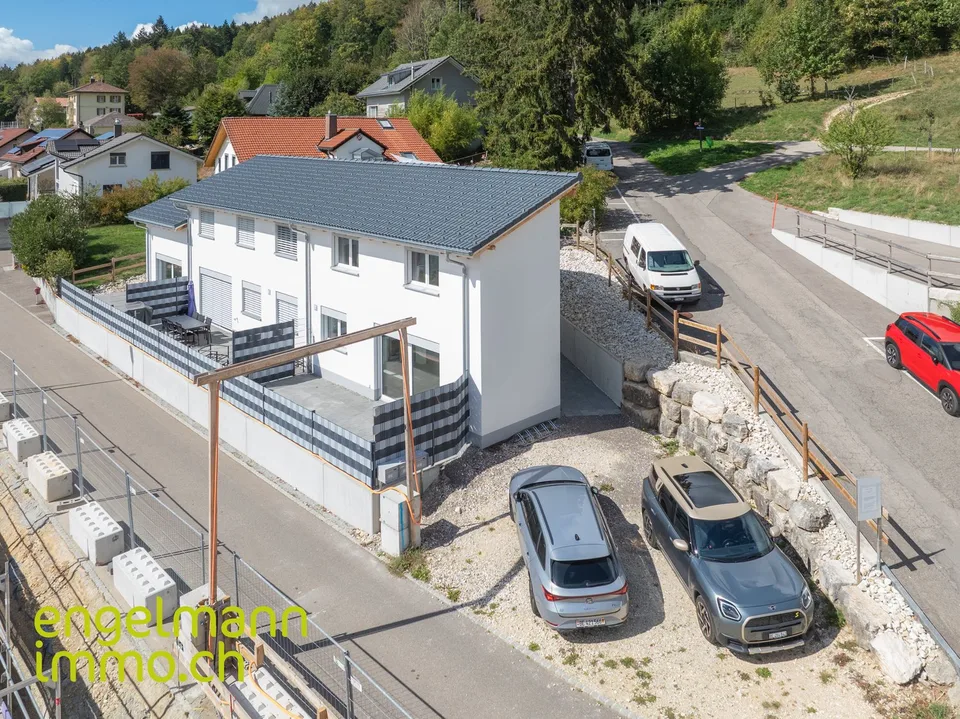 Propriété avec 3 maisons en rangée – photo 2 sur 12