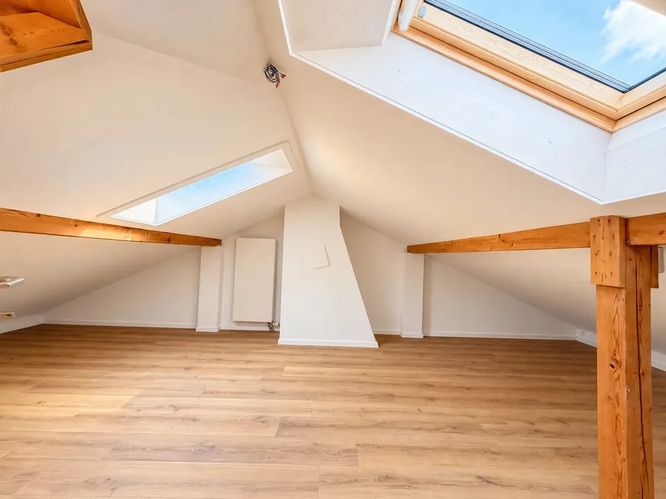 Maison de rang de 5,5 pièces rénovée à neuf avec jardin à Zurich – photo 11 sur 13