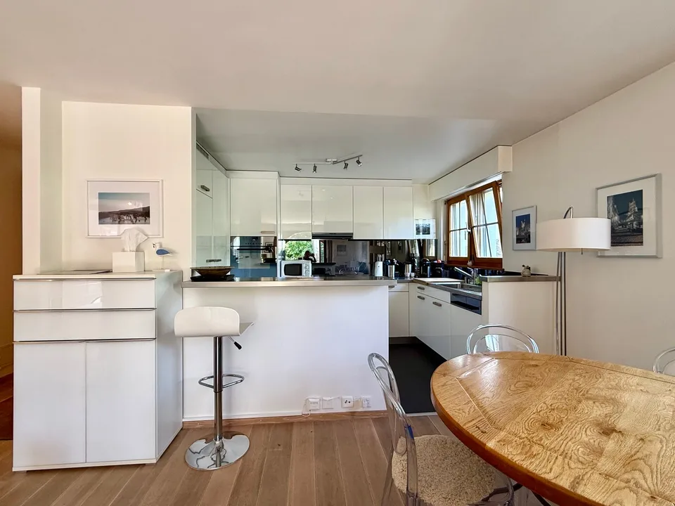 Superbe appartement de 2,5 pièces avec grande terrasse et belle échappée sur le lac et les montagnes – foto 15 di 21