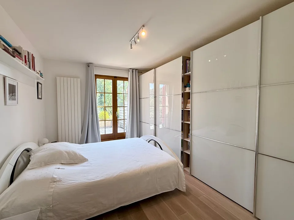 Superbe appartement de 2,5 pièces avec grande terrasse et belle échappée sur le lac et les montagnes – foto 20 di 21
