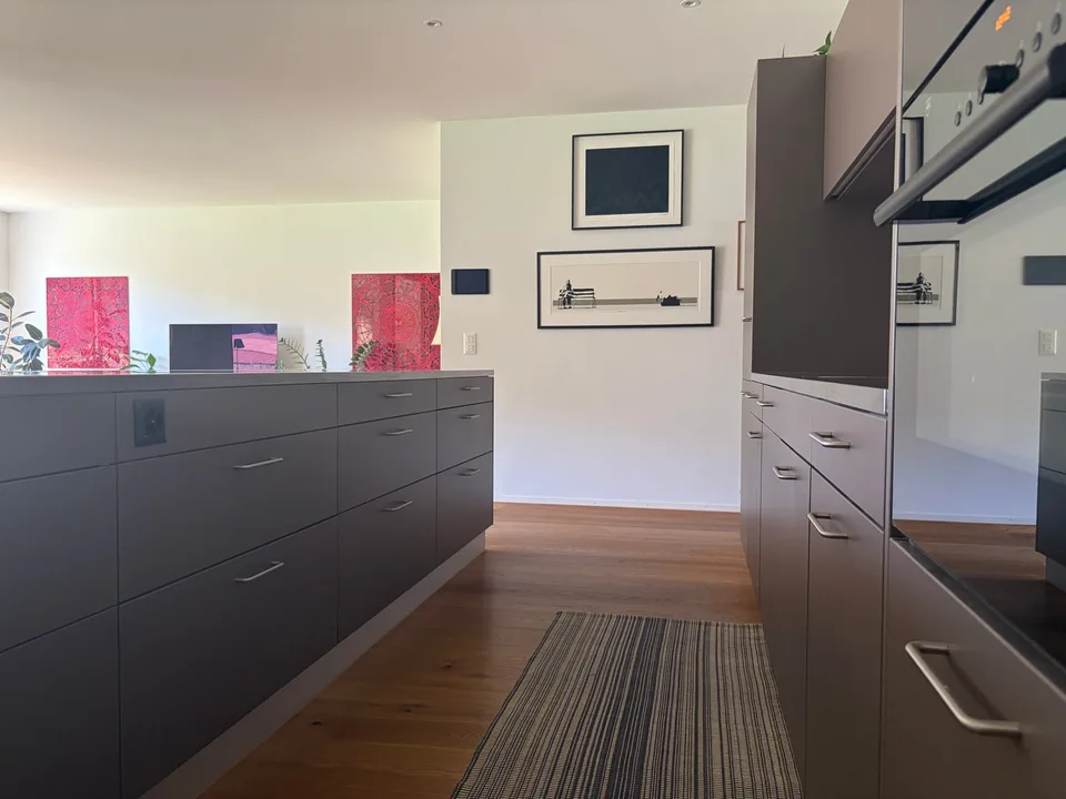 Charmant appartement meublé 3.5 pièces avec balcon et terrasse sur le toit au cœur de Lucerne – photo 6 sur 14