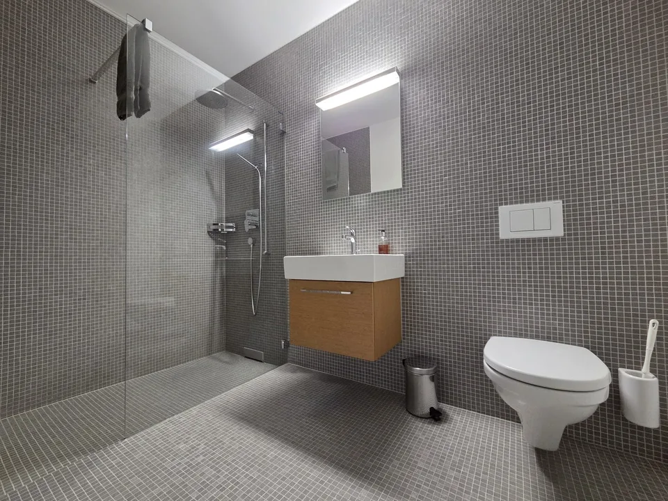 Charmant appartement meublé 3.5 pièces avec balcon et terrasse sur le toit au cœur de Lucerne – photo 11 sur 14