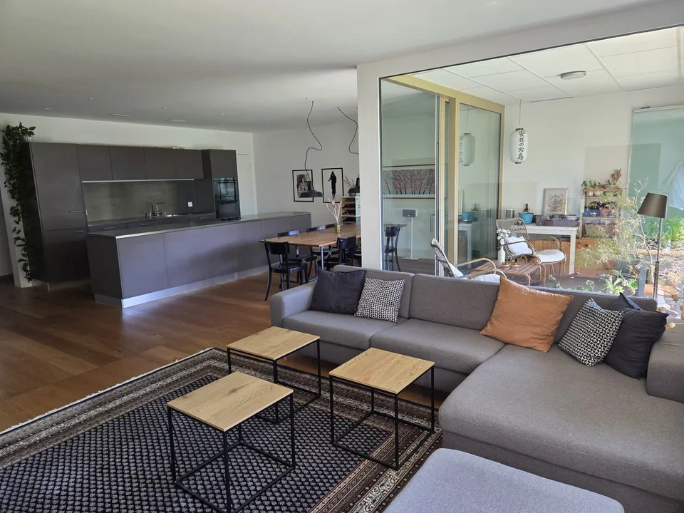 Charmant appartement meublé 3.5 pièces avec balcon et terrasse sur le toit au cœur de Lucerne – photo 4 sur 14