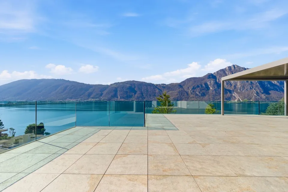 Residenza Ceresio 52: Attikawohnung mit grosser Panoramaterrasse – Foto 14 von 14