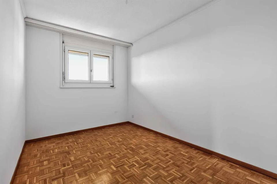 Geräumige 4,5-Zimmer-Wohnung mit Terrasse – Foto 8 von 12