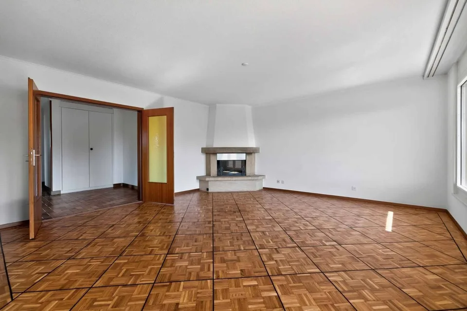 Geräumige 4,5-Zimmer-Wohnung mit Terrasse – Foto 4 von 12