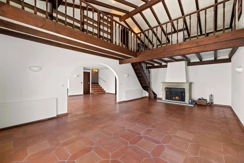 Villa individuelle avec piscine et vue panoramique sur le lac – photo 4 sur 13