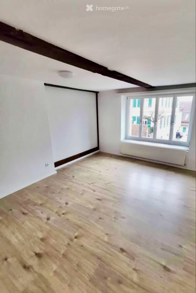 Charmante 2.5-Zi.-EG-Wohnung mit Sichtbalken & neuer Küche – Foto 5 von 5