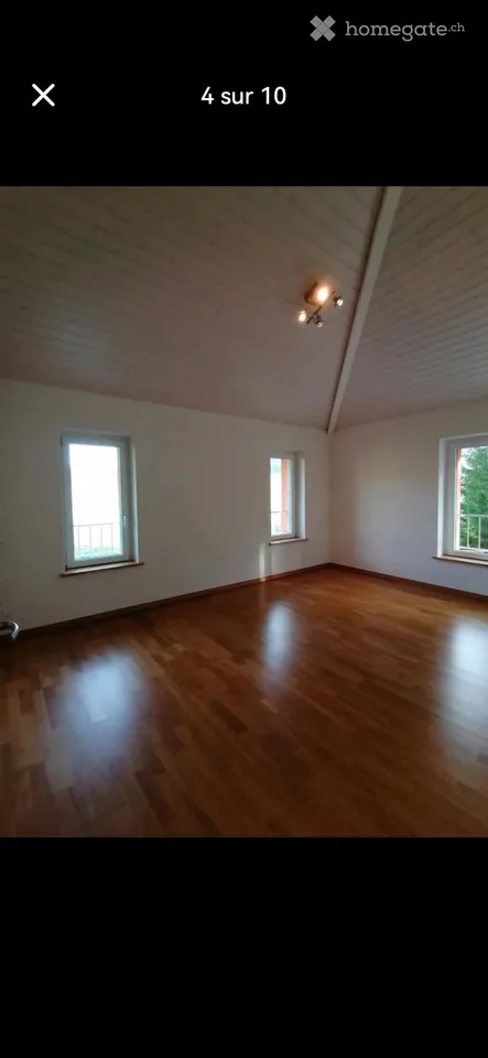 Zu vermieten, 4.5-Zimmer-Wohnung + Balkon + Garage + ... – Foto 2 von 5