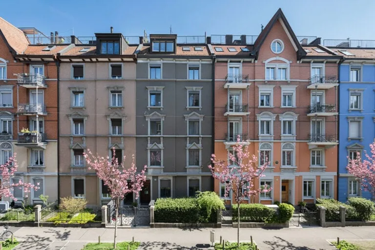Neu renovierte, möblierte 3.5-Zimmer-Altbauwohnung mit Balkon in Zürich Wiedikon – Foto 11 von 11