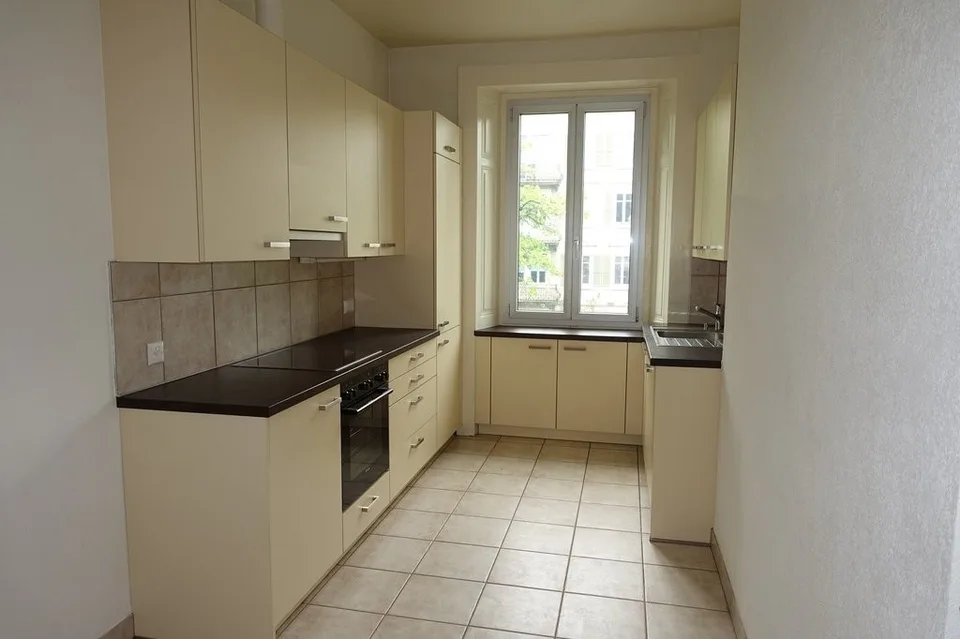 SCHÖNES WOHNUNG MIT BALKON – Foto 2 von 8