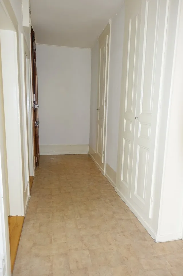 SCHÖNES WOHNUNG MIT BALKON – Foto 7 von 8