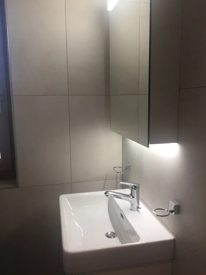Charmant appartement 2.5 pièces au 9e étage avec vue panoramique à Locarno – photo 3 sur 7