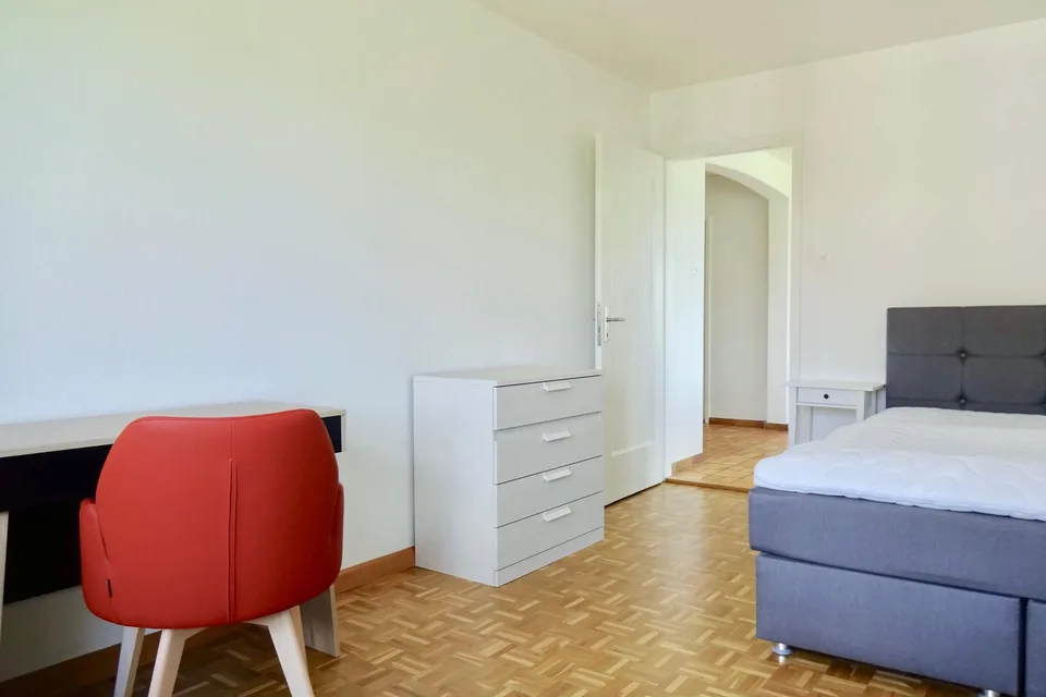 Furnished room in modernised apartment in a top location – foto 4 di 10