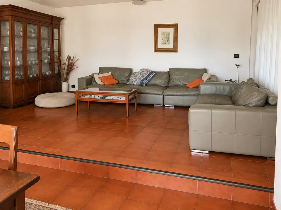 Casa unifamiliare con ampi spazi, giardino e vista aperta sulle montagne – foto 22 di 30
