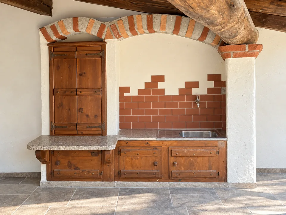 Casa unifamiliare con ampi spazi, giardino e vista aperta sulle montagne – foto 19 di 30