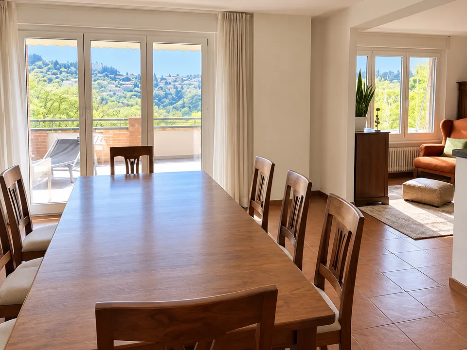 Casa unifamiliare con ampi spazi, giardino e vista aperta sulle montagne – foto 9 di 30