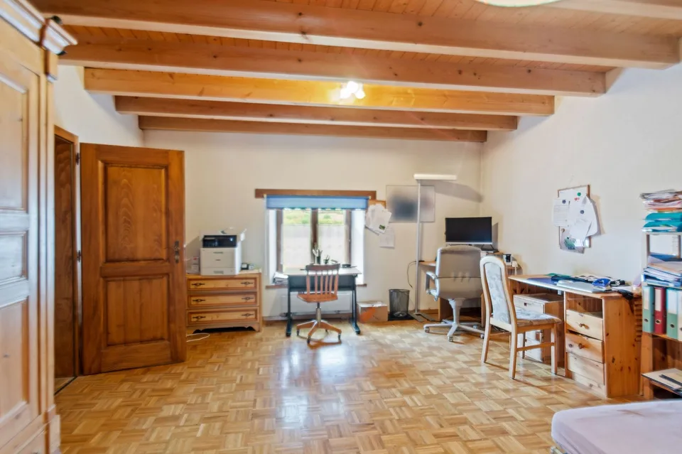 Geräumiges Reihenhaus mit 9 Zimmern und Arbeits- und Lagerräumen in Chevenez – Foto 8 von 13