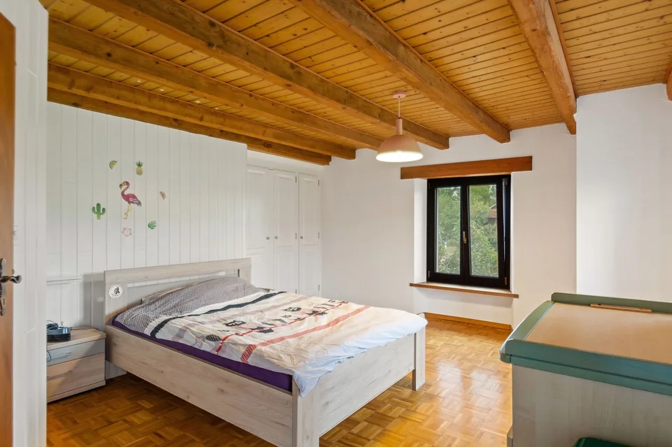Geräumiges Reihenhaus mit 9 Zimmern und Arbeits- und Lagerräumen in Chevenez – Foto 7 von 13
