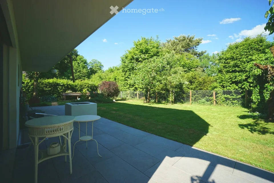 Molta sfera privata e giardino incantevole: Casa unifamiliare completamente ristrutturata di 5,5 (6,5) locali – foto 5 di 23