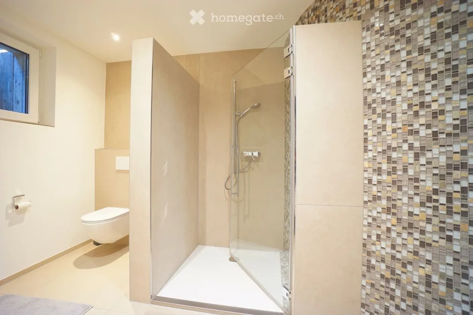 Molta sfera privata e giardino incantevole: Casa unifamiliare completamente ristrutturata di 5,5 (6,5) locali – foto 21 di 23