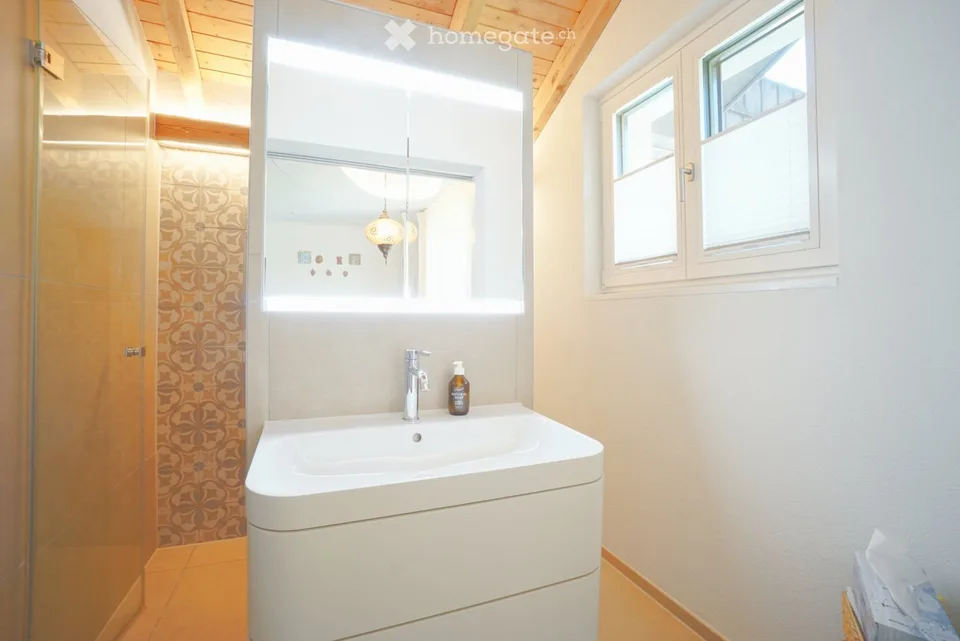 Molta sfera privata e giardino incantevole: Casa unifamiliare completamente ristrutturata di 5,5 (6,5) locali – foto 13 di 23