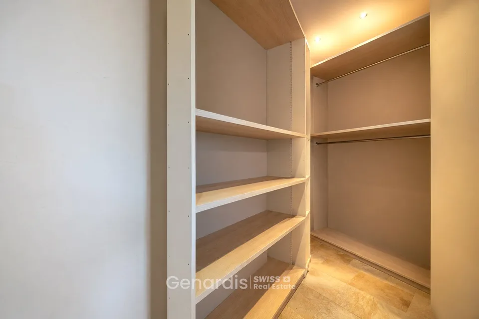 Incantevole villa unifamiliare a Cunardo – 7 locali con piscina e vista sulle montagne – foto 19 di 23