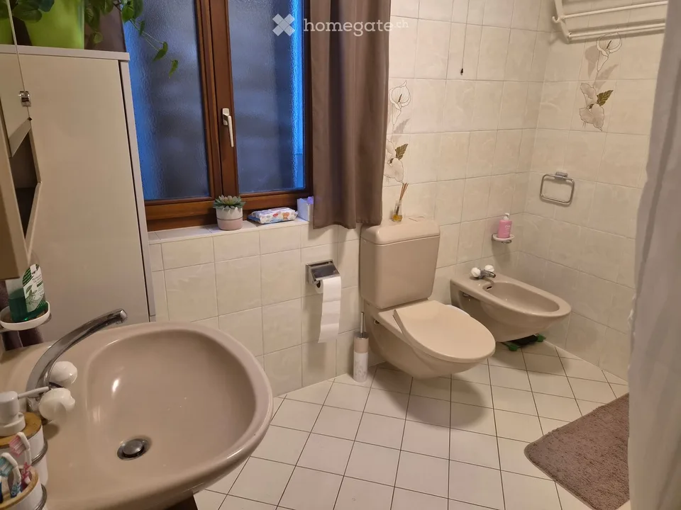 Wohnung in einem Doppelhaus mit 4 Zimmern – Foto 3 von 5