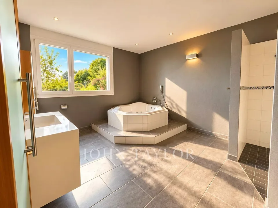 Villa indipendente in posizione tranquilla con vista panoramica sul lago – foto 13 di 19