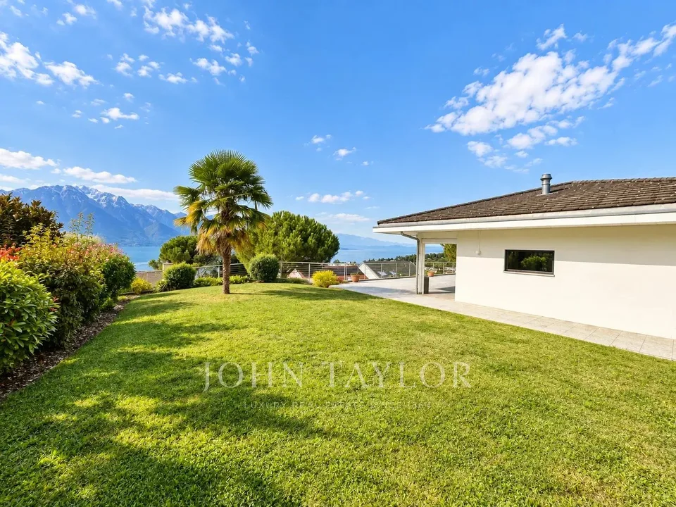 Villa indipendente in posizione tranquilla con vista panoramica sul lago – foto 3 di 19