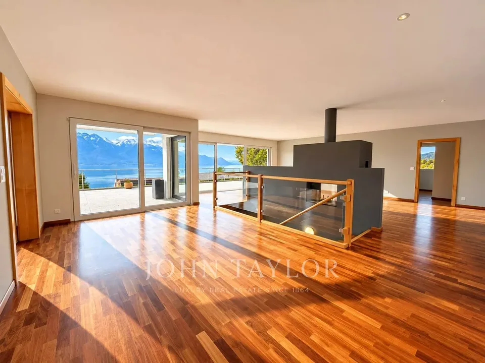 Villa indipendente in posizione tranquilla con vista panoramica sul lago – foto 5 di 19