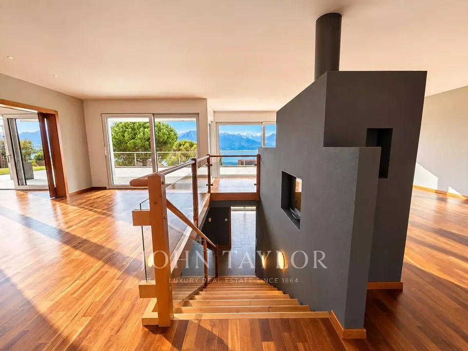 Villa indipendente in posizione tranquilla con vista panoramica sul lago – foto 7 di 19