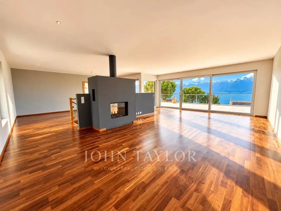 Villa indipendente in posizione tranquilla con vista panoramica sul lago – foto 6 di 19