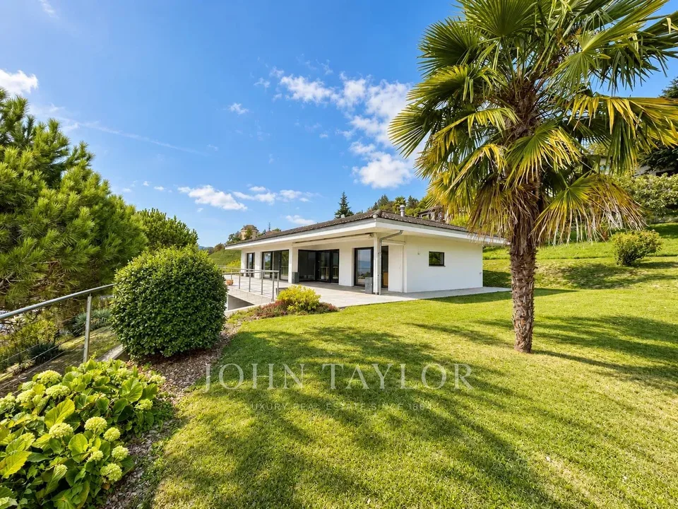 Villa indipendente in posizione tranquilla con vista panoramica sul lago – foto 2 di 19