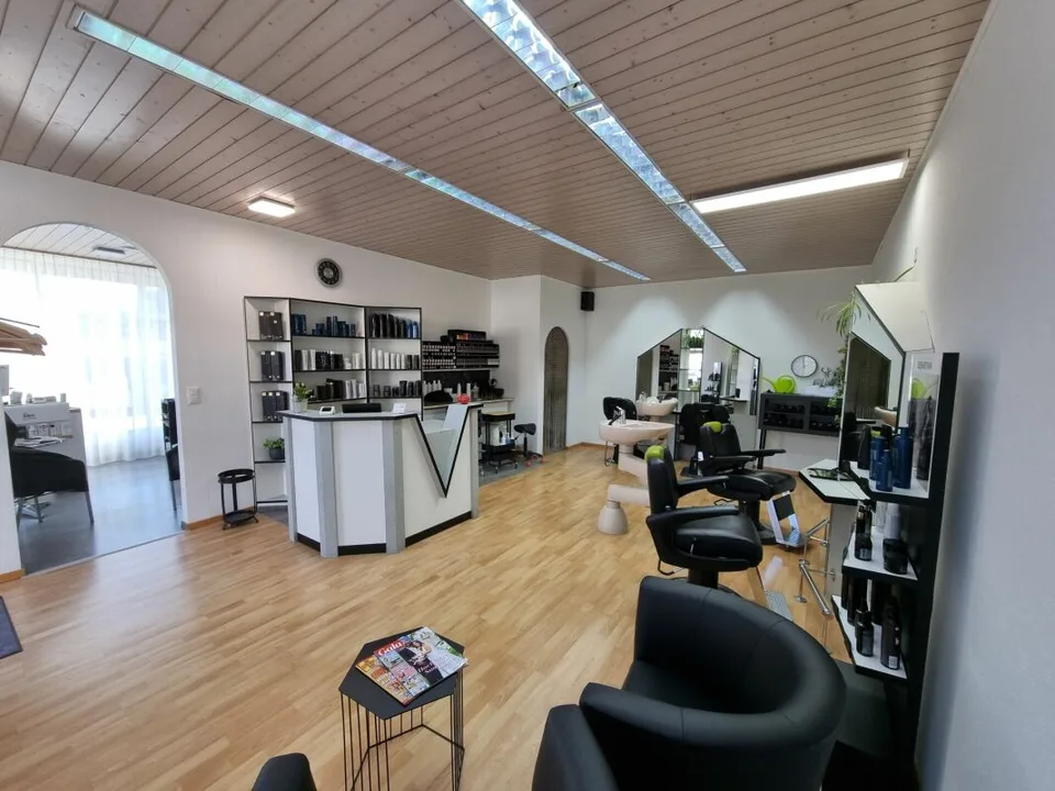 Möblierter Damen-Coiffeursalon zur Untermiete – Foto 2 von 5