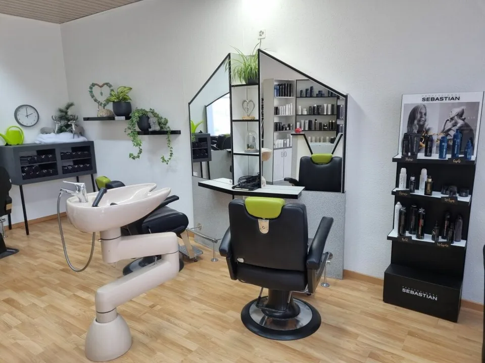 Möblierter Damen-Coiffeursalon zur Untermiete – Foto 3 von 5