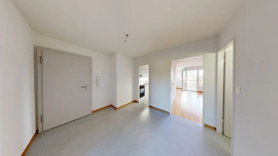 Appartamento accogliente di 4,5 locali al 2° piano a destra – foto 2 di 8