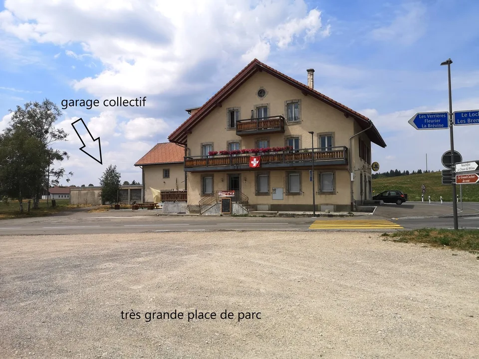 Mischgebäude mit Restaurant, 4 Wohnungen, Lagerräumen, Sammelgarage, Solarmodulen – Foto 3 von 9