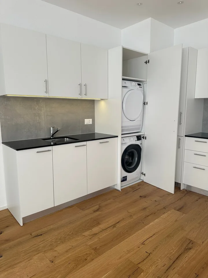 Moderne 2-Zimmerwohnung an bester zentraler Lage in Biel – Foto 2 von 6