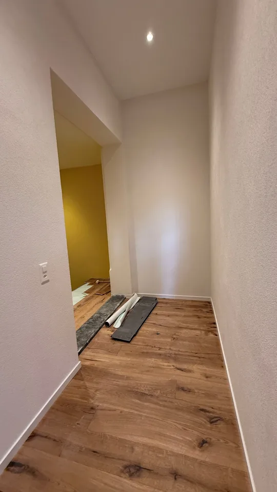 Charmante 3.5-Zimmer-Duplexwohnung in Grafenried: Erstbezug im ehemaligen Gasthof Sternen – Foto 9 von 19