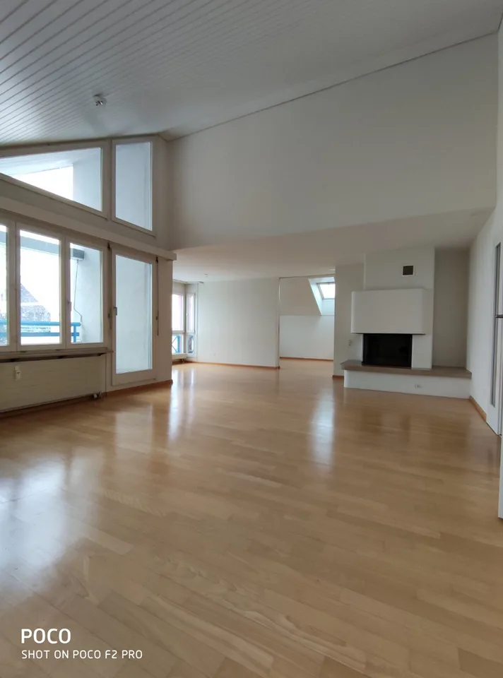 Aussergewöhnliche Dachwohnung – Foto 3 von 11