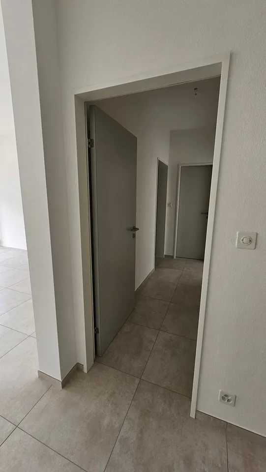 3,5 Lokale im 5. Stock mit Seeblick, renoviert im Jahr 2024 und mit Balkon – Foto 10 von 11