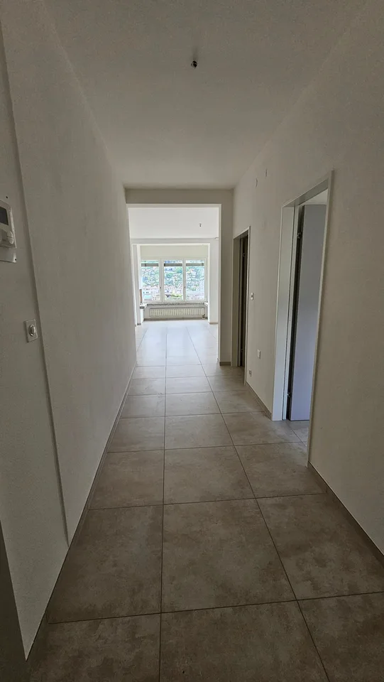 3,5 Lokale im 5. Stock mit Seeblick, renoviert im Jahr 2024 und mit Balkon – Foto 6 von 11