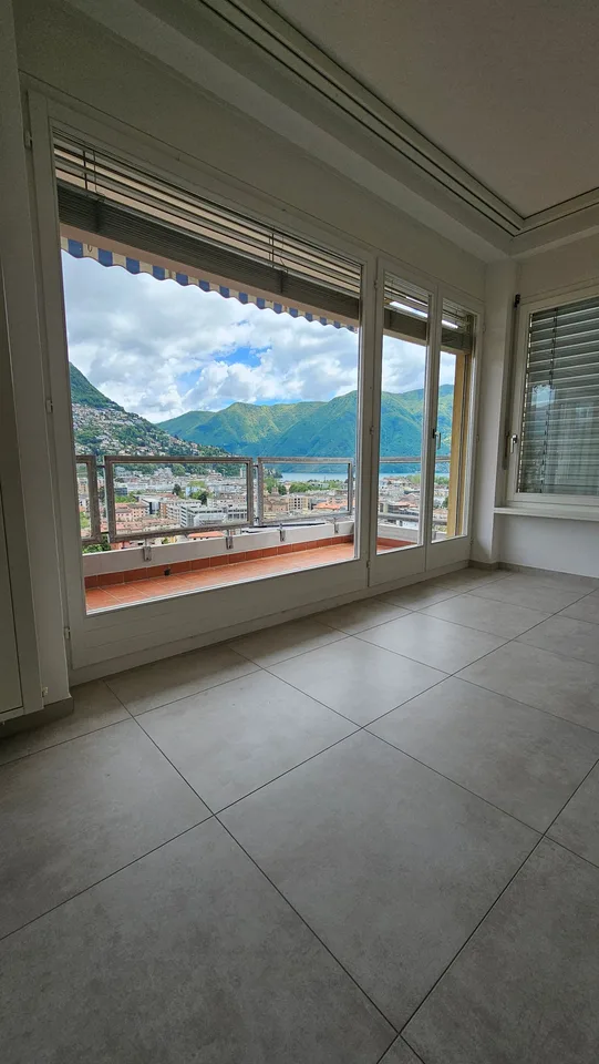 3,5 Lokale im 5. Stock mit Seeblick, renoviert im Jahr 2024 und mit Balkon – Foto 4 von 11