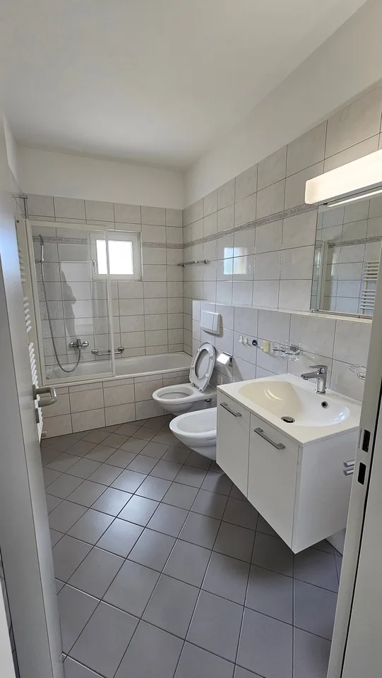 3,5 Lokale im 5. Stock mit Seeblick, renoviert im Jahr 2024 und mit Balkon – Foto 11 von 11