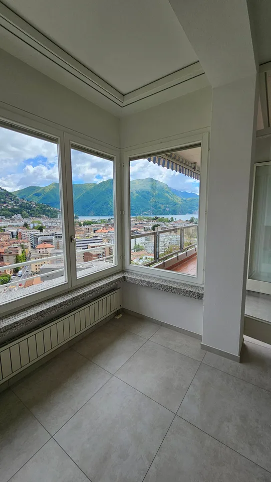 3,5 Lokale im 5. Stock mit Seeblick, renoviert im Jahr 2024 und mit Balkon – Foto 2 von 11