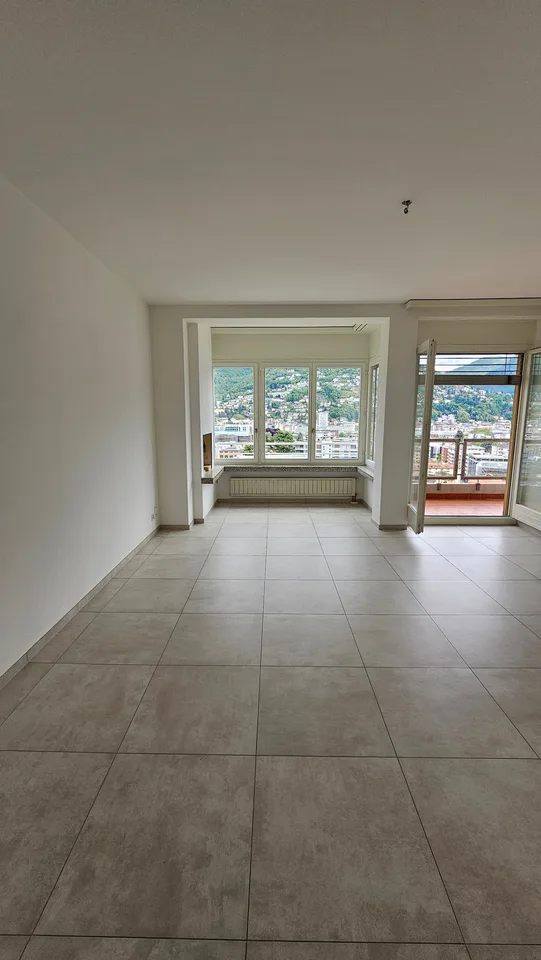 3,5 Lokale im 5. Stock mit Seeblick, renoviert im Jahr 2024 und mit Balkon – Foto 3 von 11