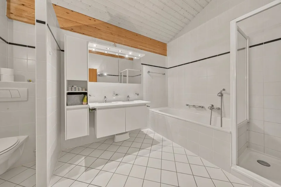 Spacieuse villa jumelle à Epalinges pour vivre et recevoir – photo 11 sur 14